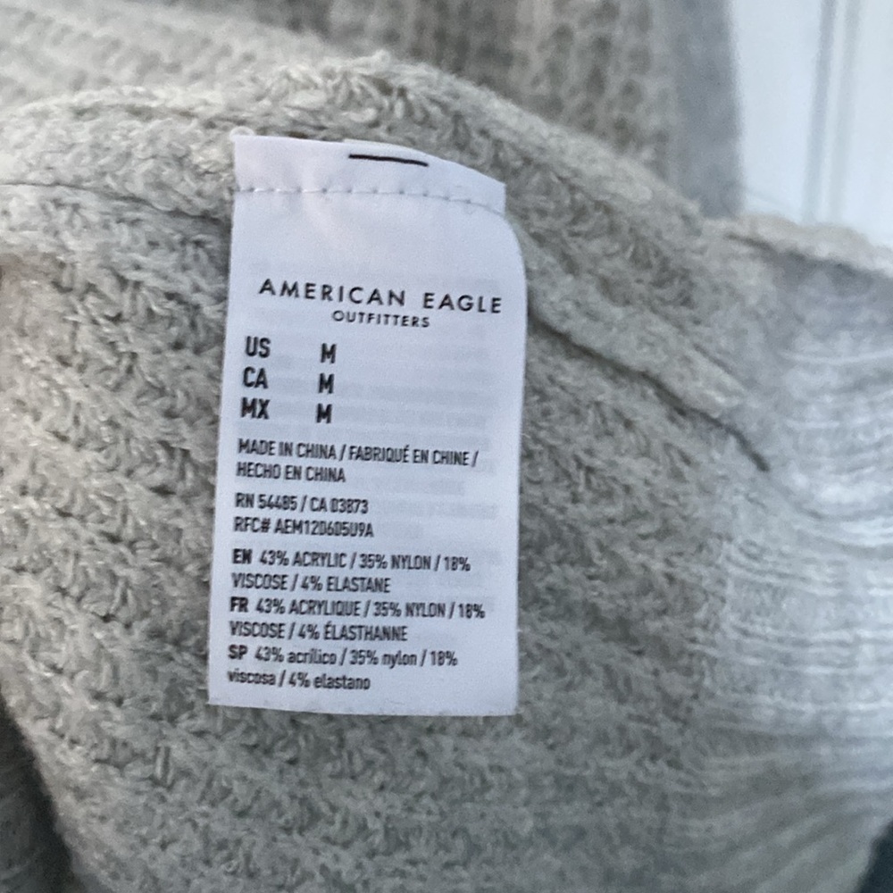 American Eagle DreamSpun V Neck Sweater - Picture 4 of 5